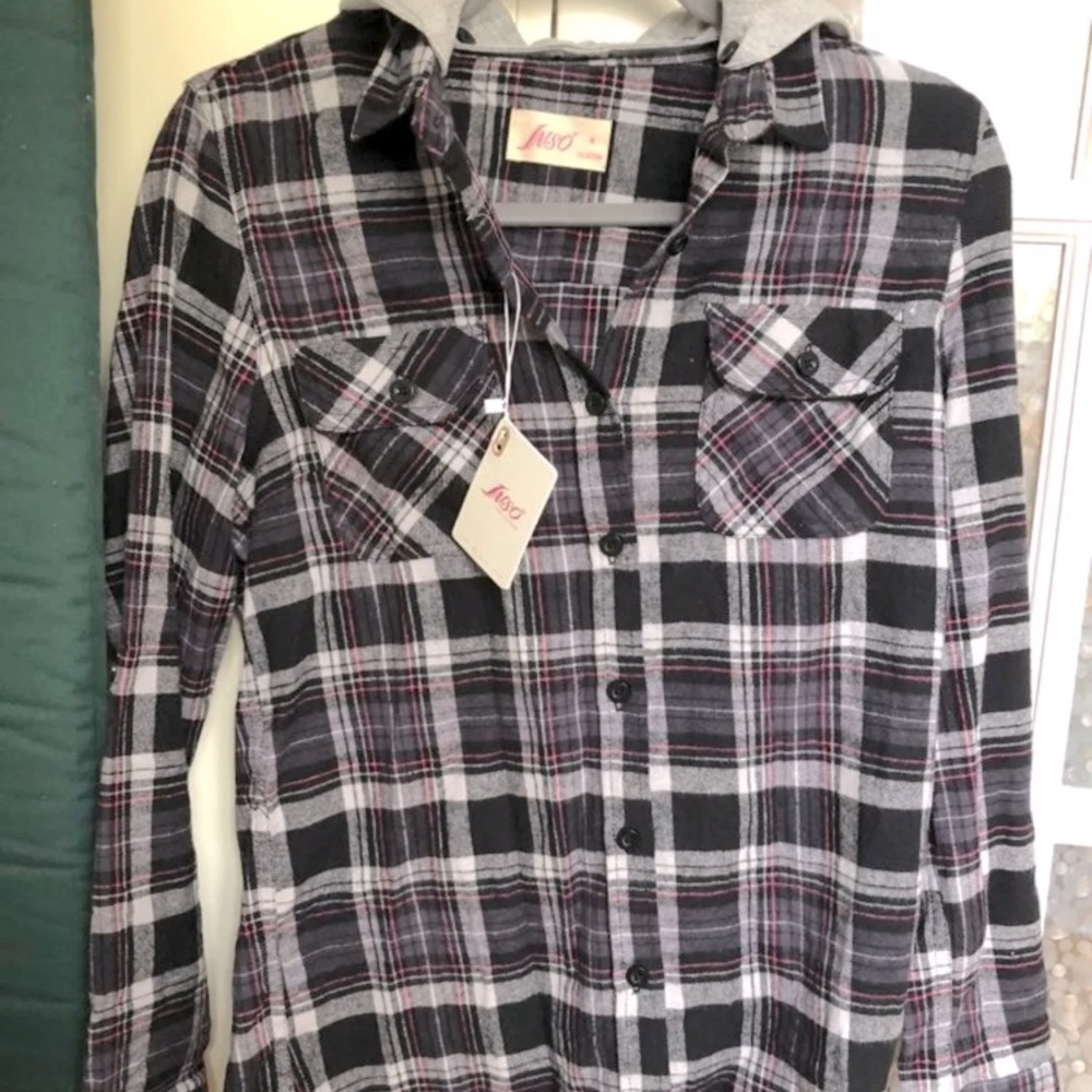 ISO NWT hooded flannel - MEDIUM